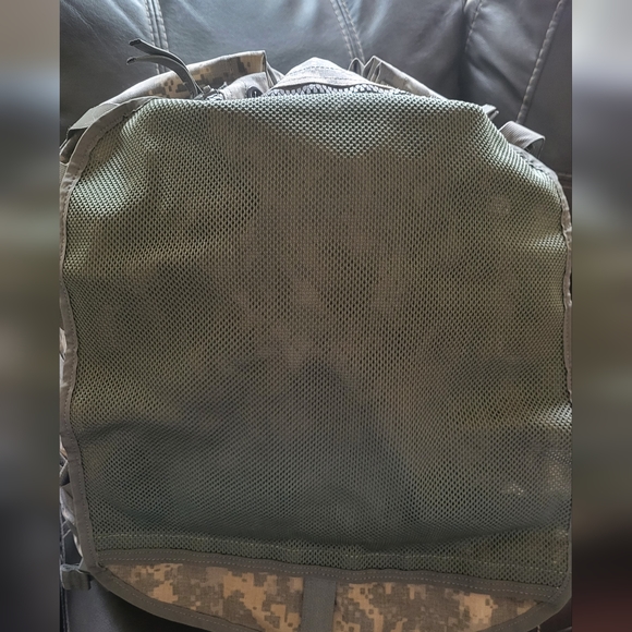 US Military Rucksack - Picture 3 of 4